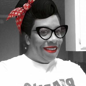 Meet your Posher, Mona